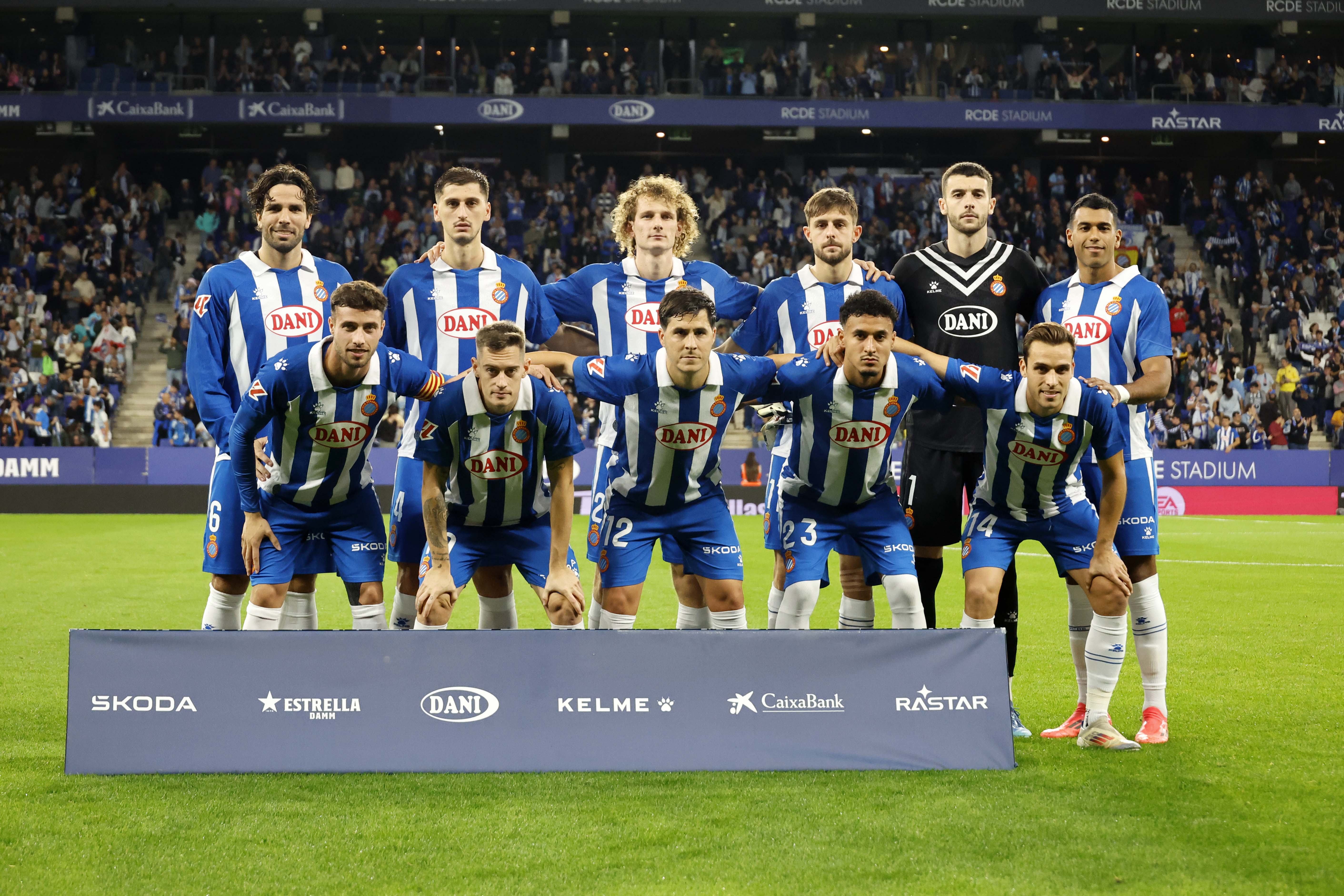 包含西班牙队集体发力，奋勇争夺场上每一分的词条