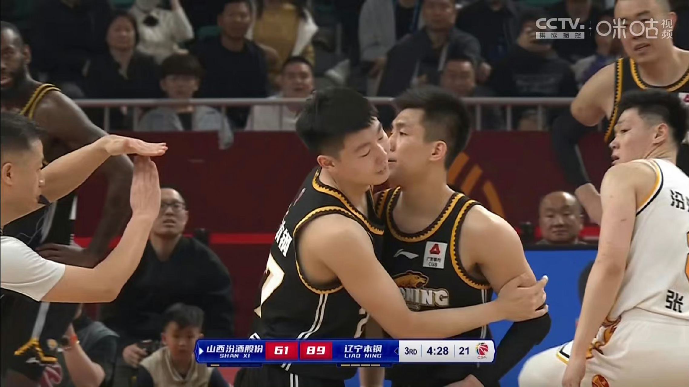 雷火电竞主播-辽宁男篮主场战胜山西队，迎来胜利