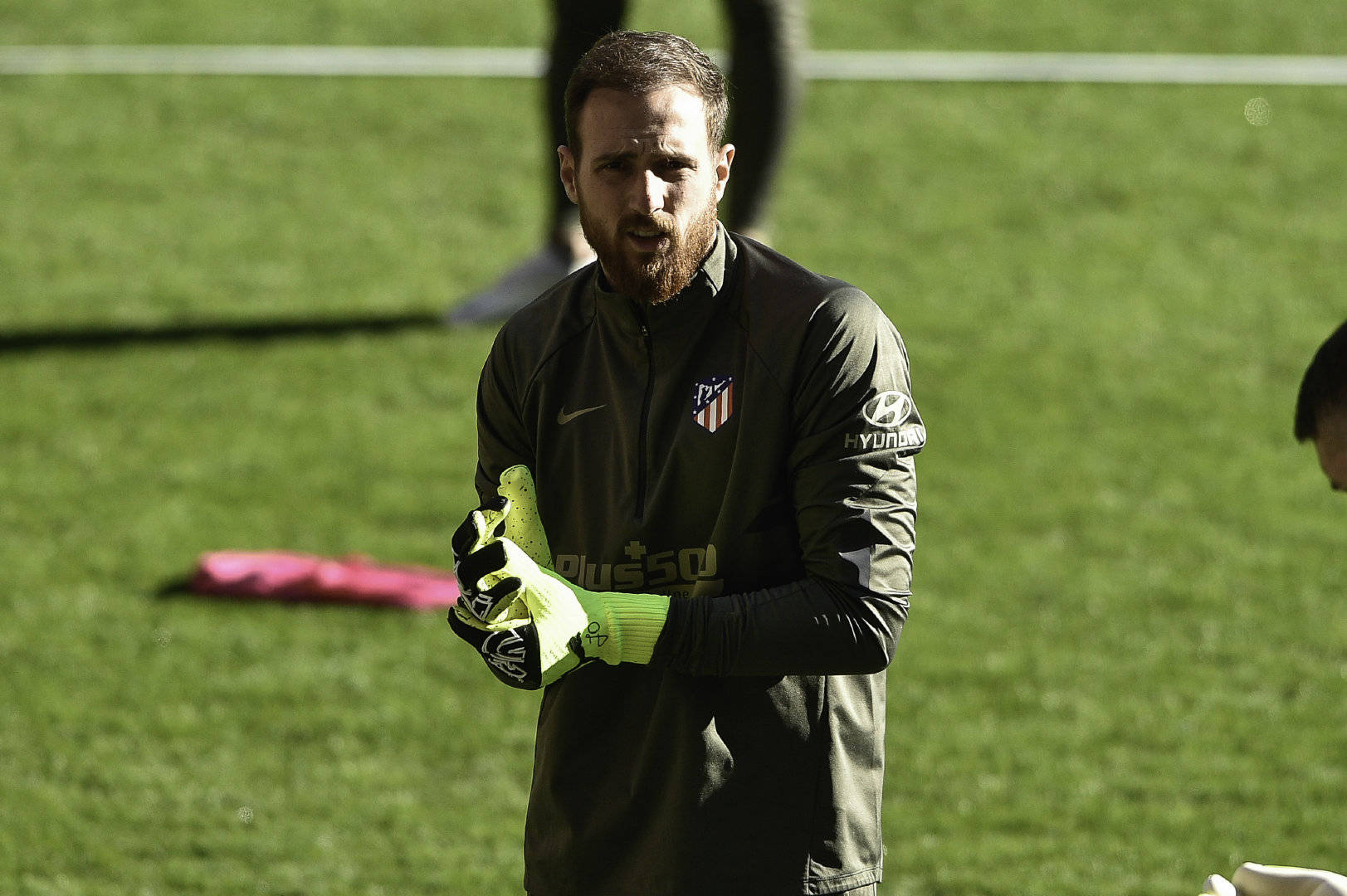 埃瓦尔客场顽强对抗换取平局