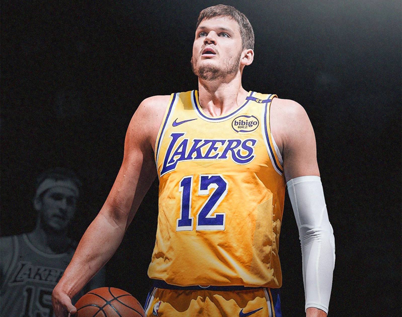 雷火电竞app-爵士队队员表现出色，已成为球队中流砥柱的简单介绍