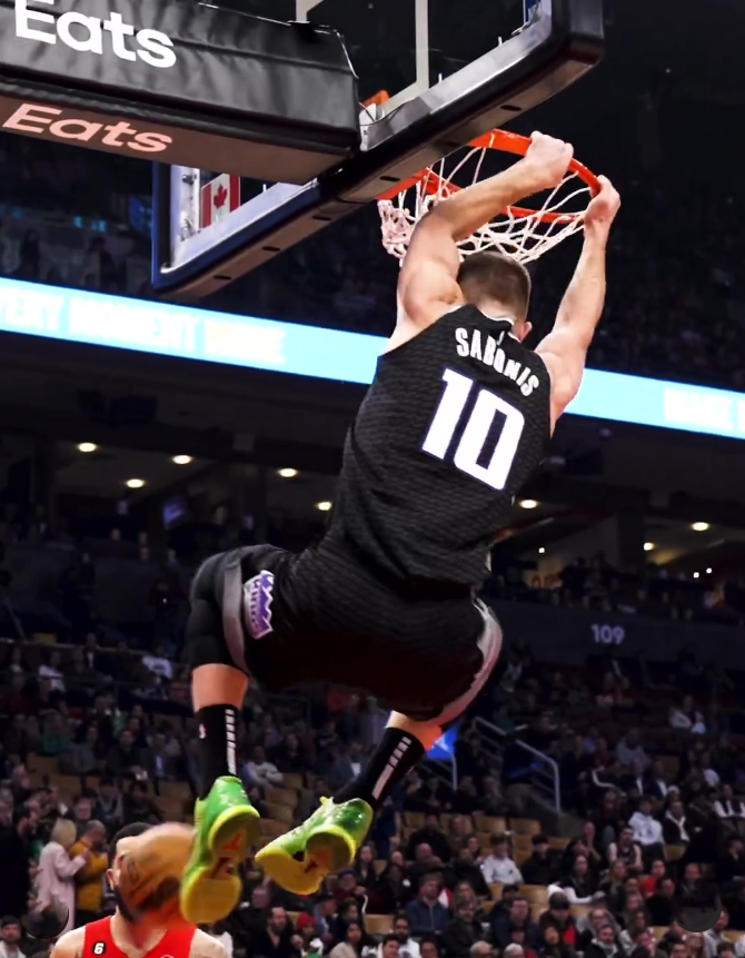 尼斯逆转佩斯，取得关键逆袭胜利