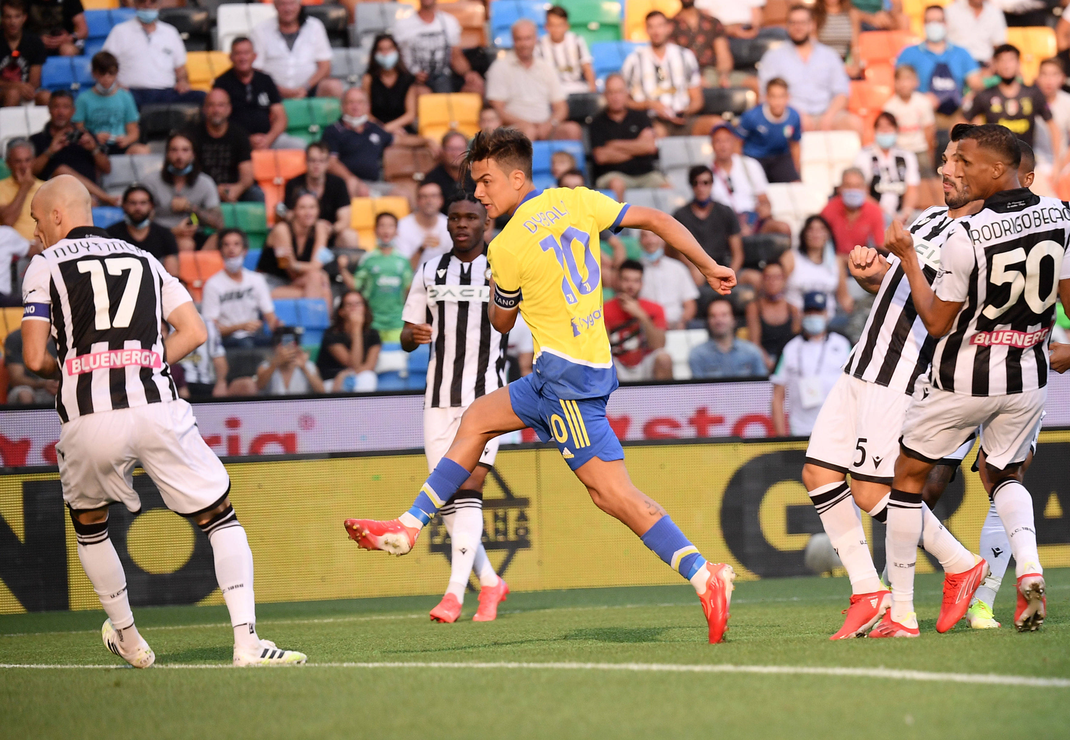 雷火电竞入驻-乌迪内斯在比赛中展现出强大的攻击力