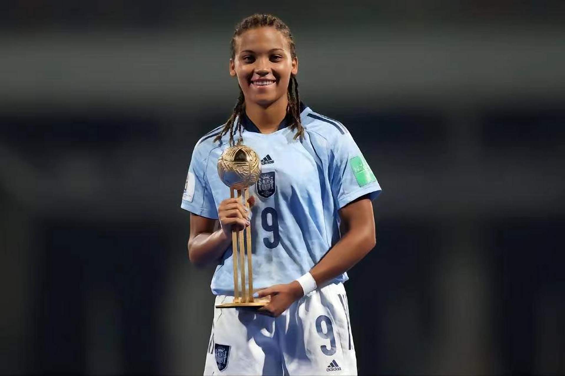 哥伦比亚选手再获金牌，卫冕巅峰