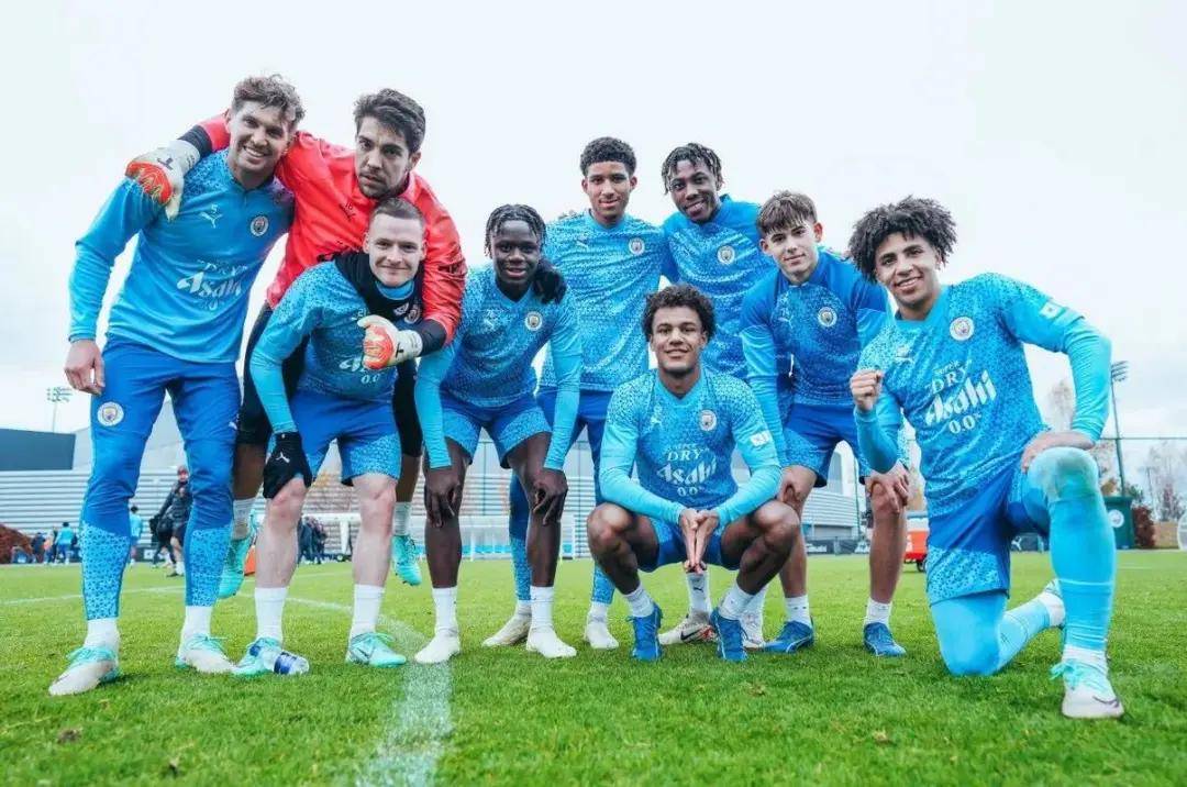 曼城大胜狼队，继续保持争冠压力