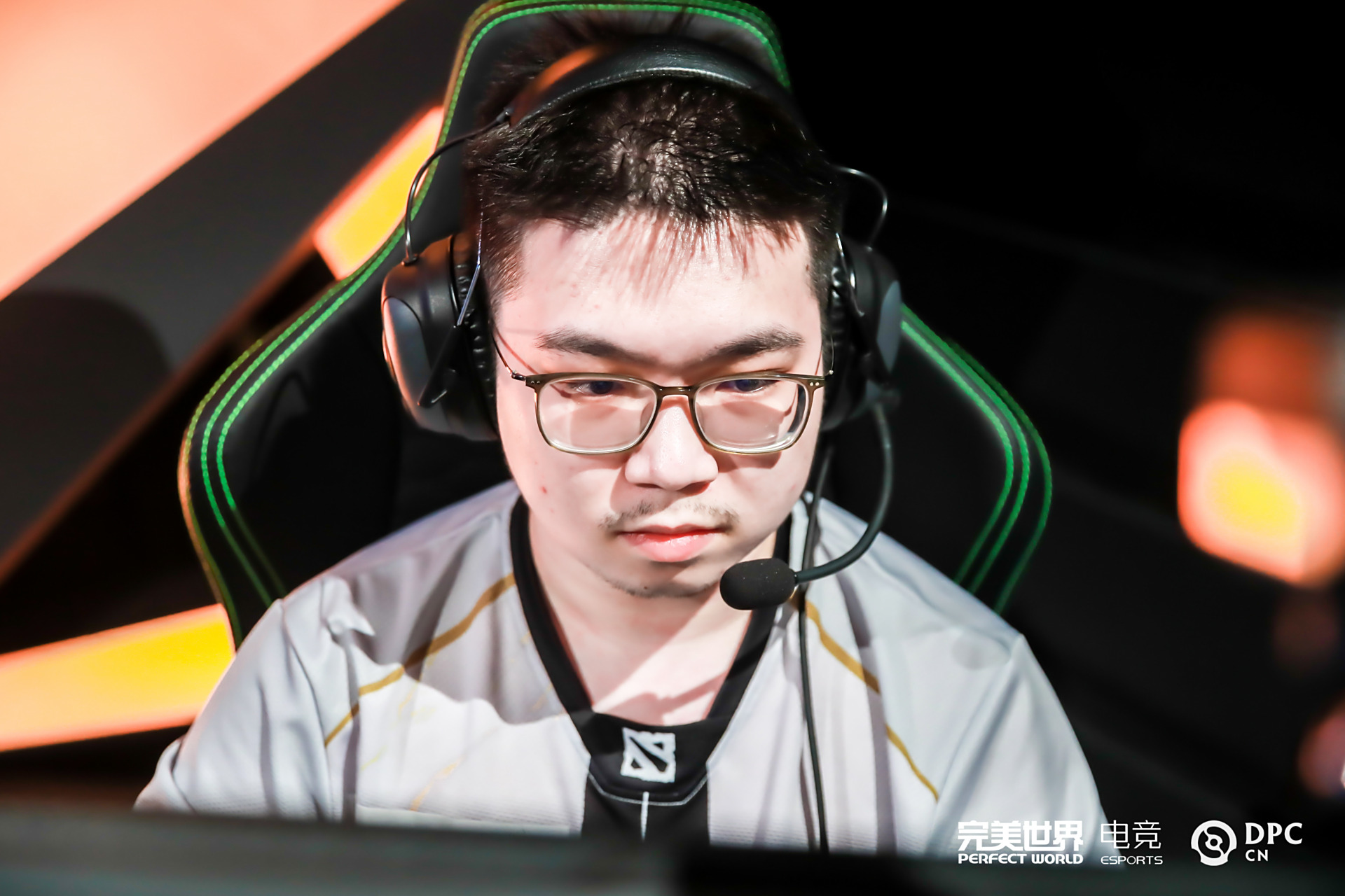 雷火电竞入驻-包含全球瞩目！Dota2赛事即将收官的词条