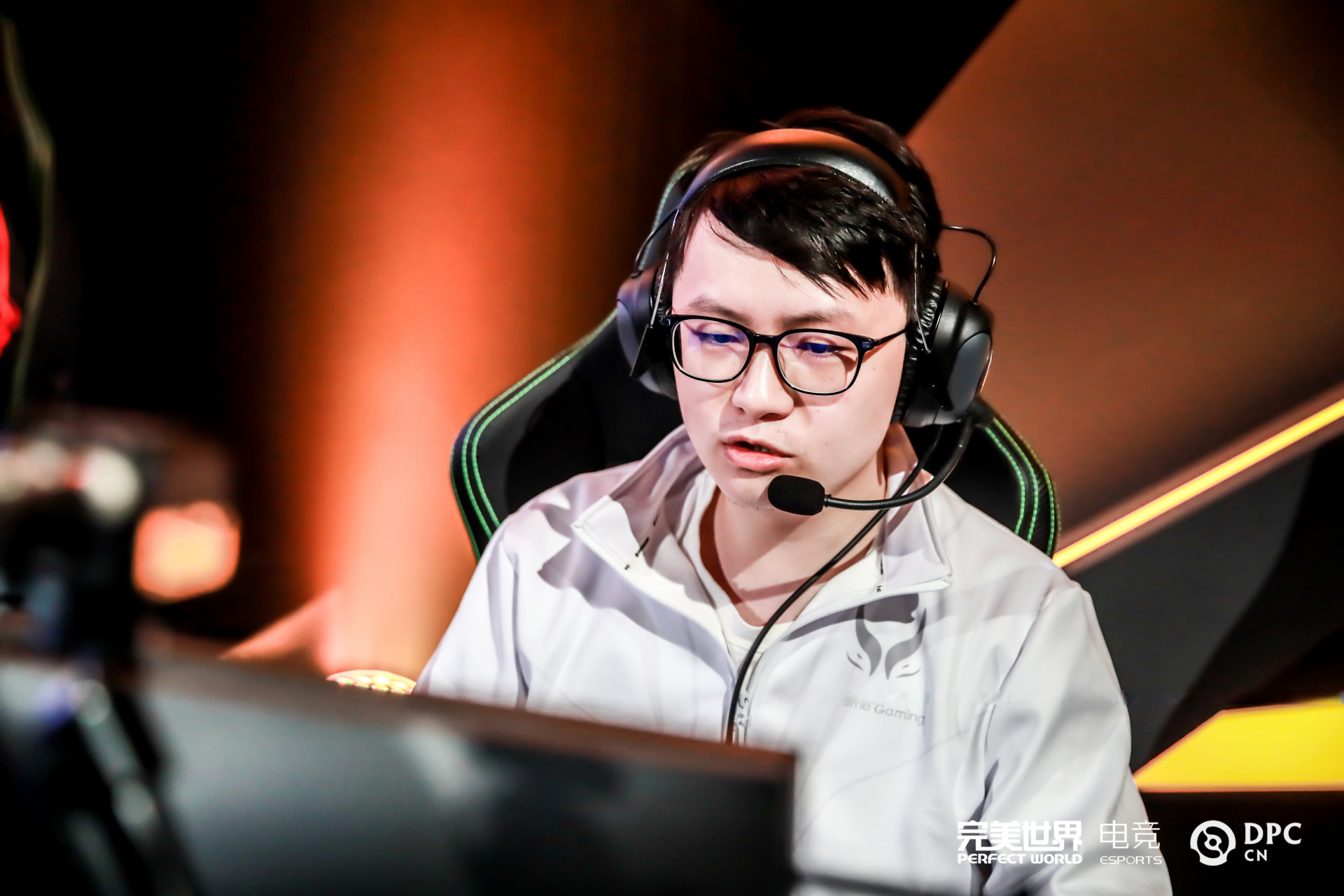 包含全球瞩目！Dota2赛事即将收官的词条