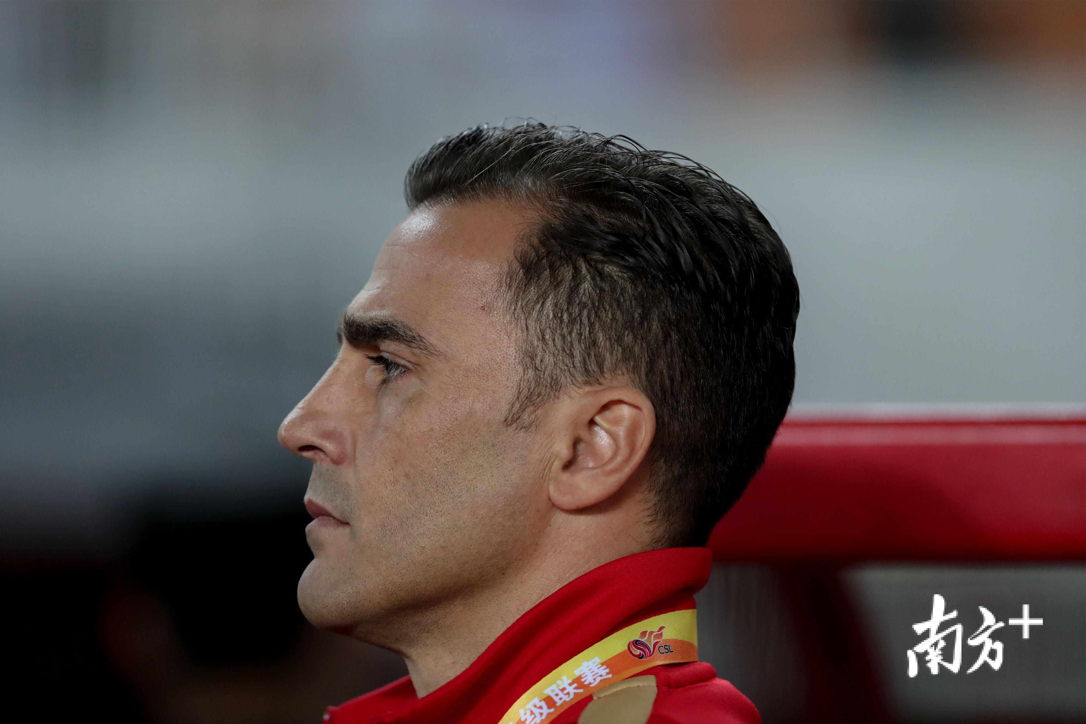 广州恒大奋力上攻，持续领跑冠军之路