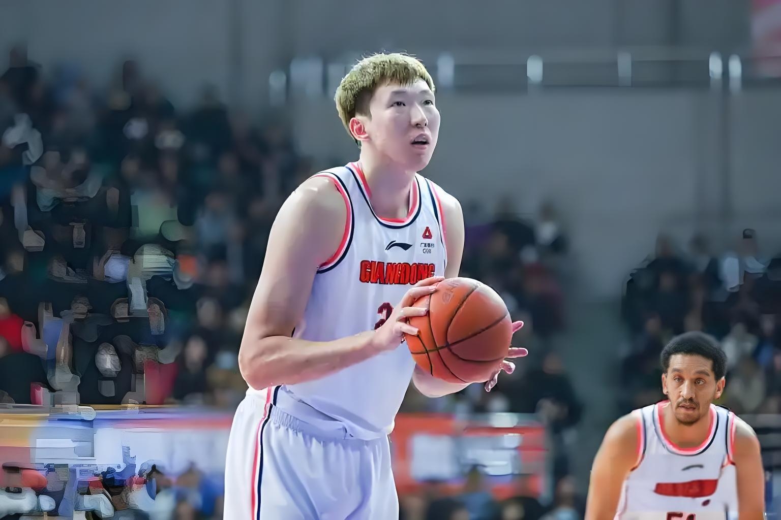 雷火电竞亚洲先驱-火箭翻盘新疆队，周琦点燃赛场