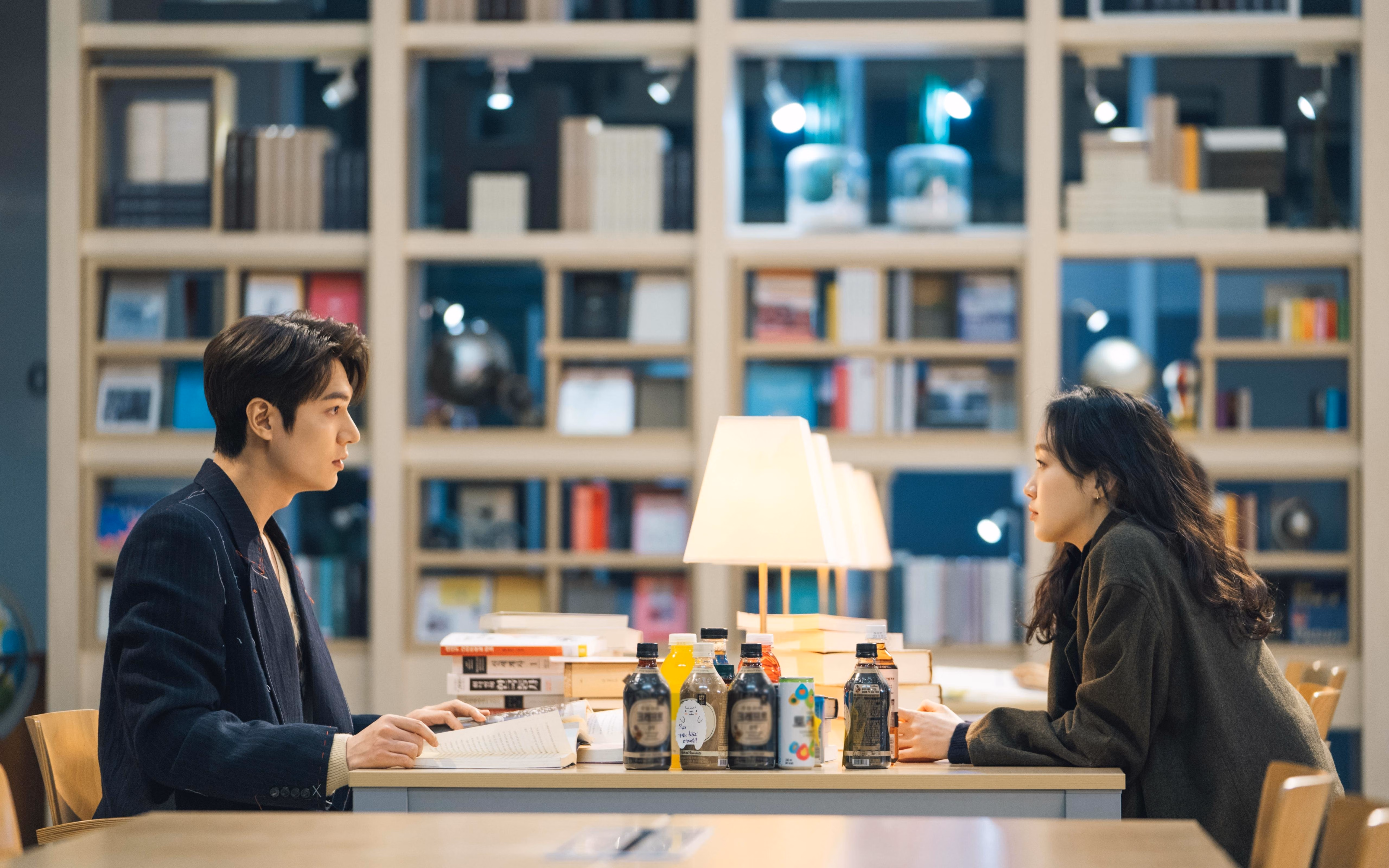 雷火电竞简介-双城记，篮网压制独行侠，乔治在德甲争冠战主宰赛场